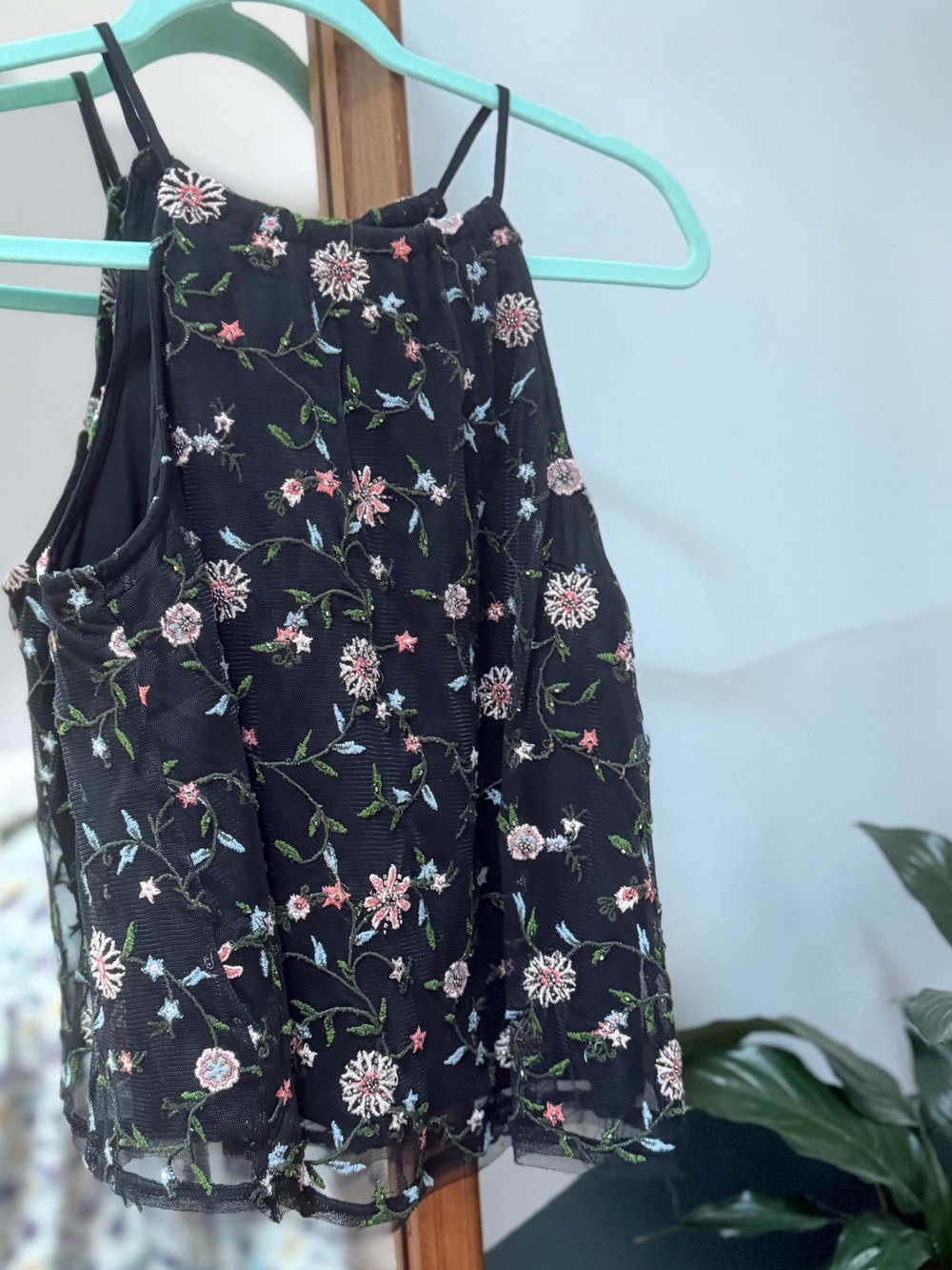 Abercrombie & Fitch Black Floral Embroidered Spaghetti Strap Top XS